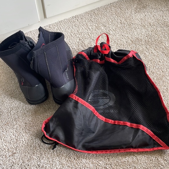 Deep See, Coral Reef Booties, Size 8 - Picture 7 of 7